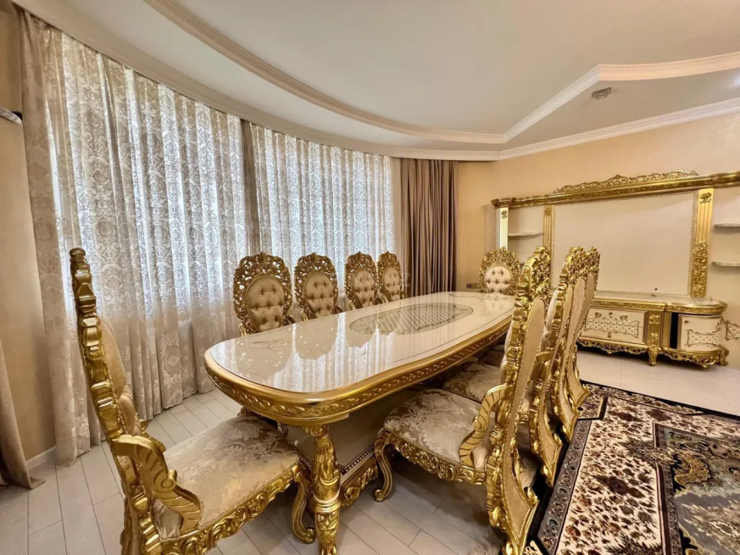 Satılır 3 otaqlı mənzil 190 m²