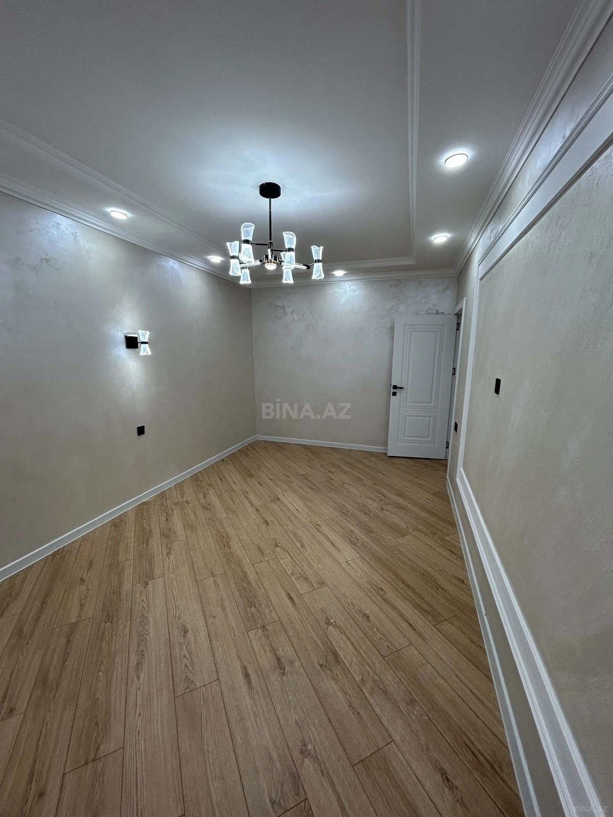 Satılır 3 otaqlı mənzil 82 m²