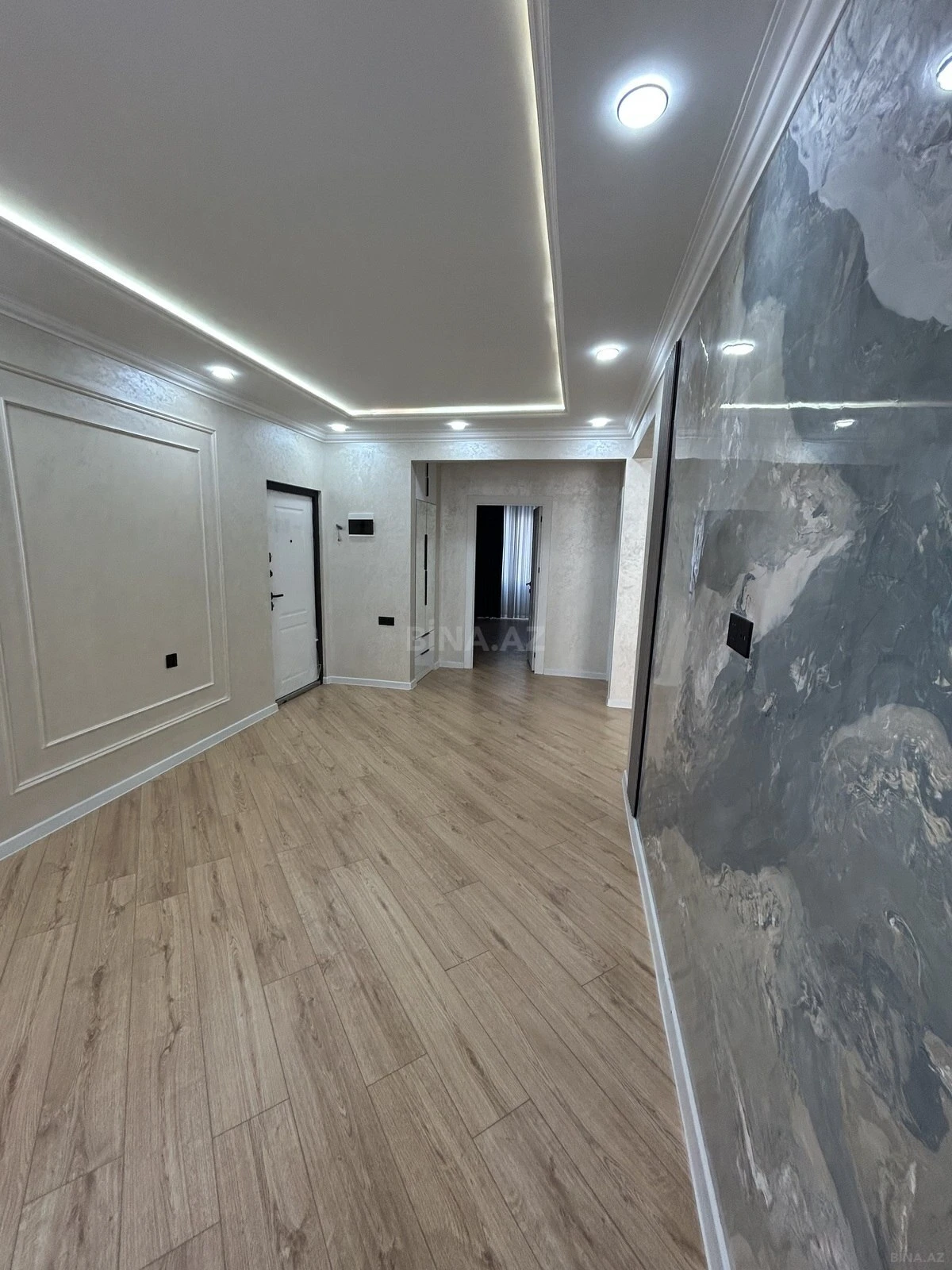 Satılır 3 otaqlı mənzil 82 m²
