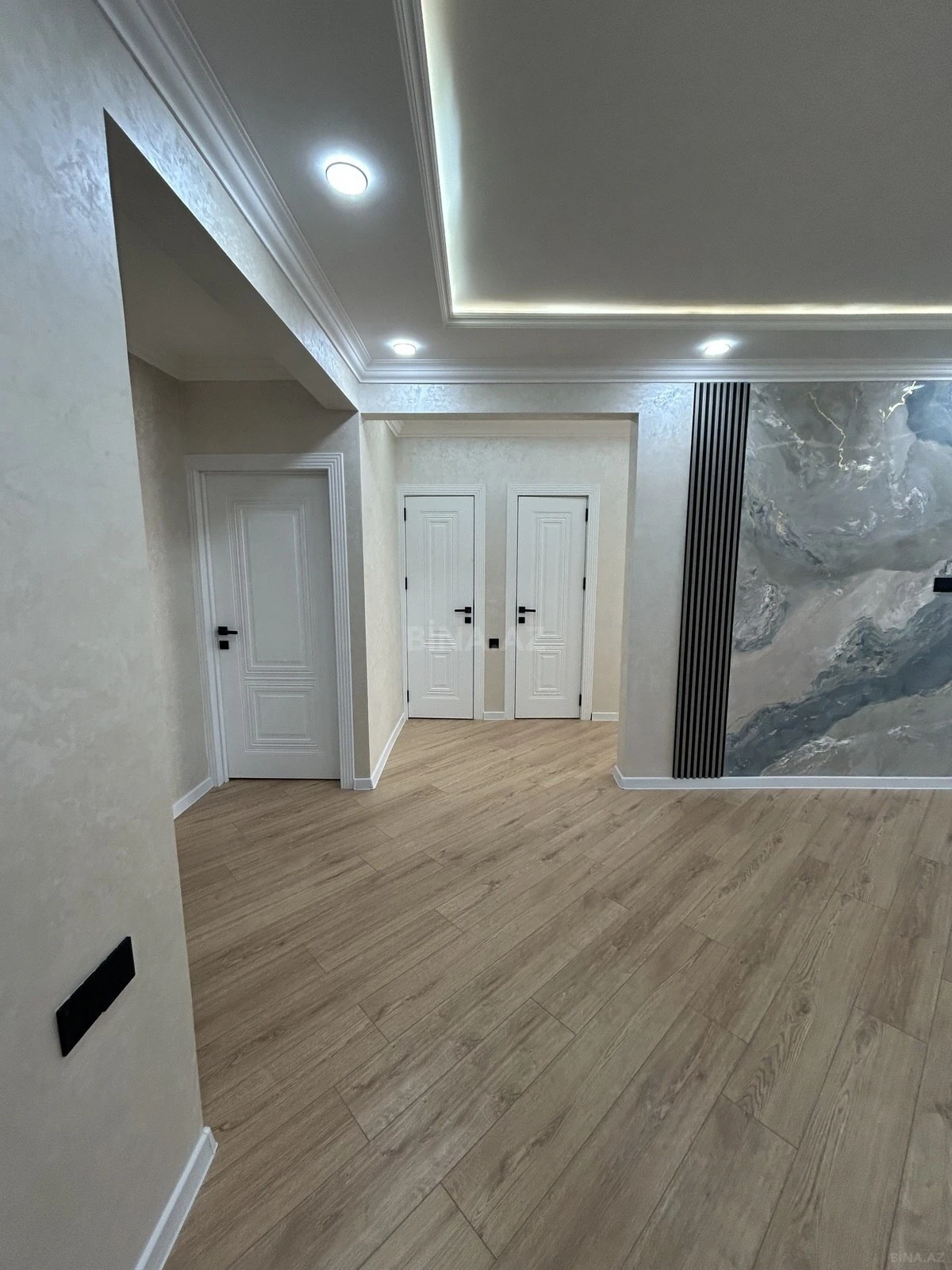 Satılır 3 otaqlı mənzil 82 m²