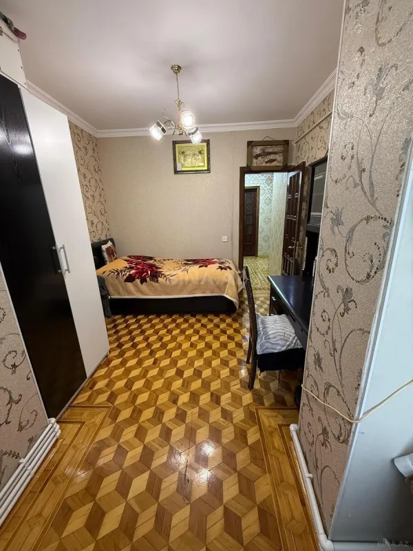 Satılır 5 otaqlı mənzil 120 m²