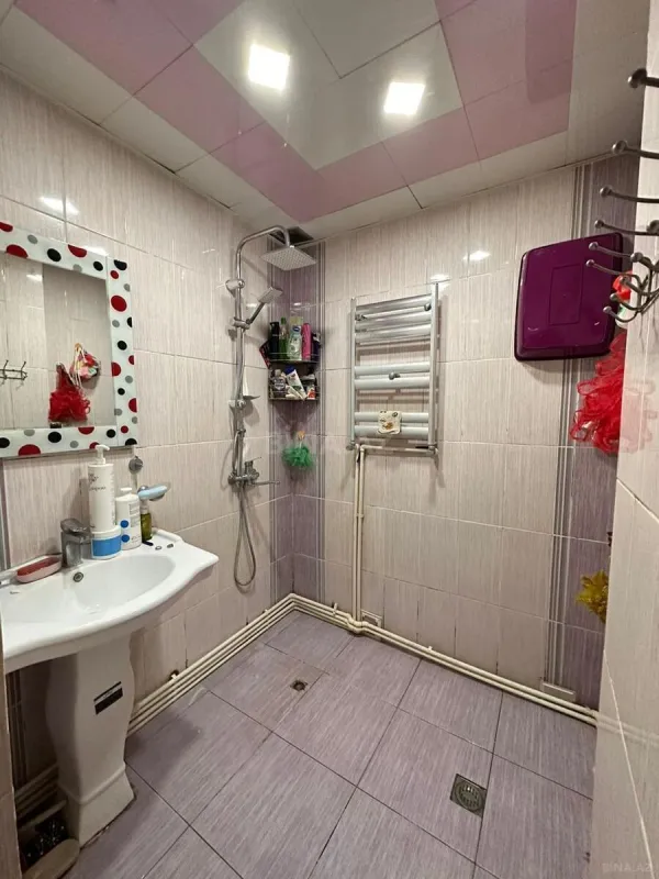 Satılır 5 otaqlı mənzil 120 m²