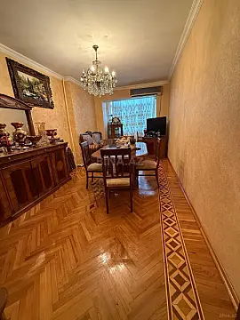 Satılır 5 otaqlı mənzil 120 m²
