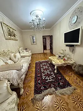 Satılır 5 otaqlı mənzil 120 m²