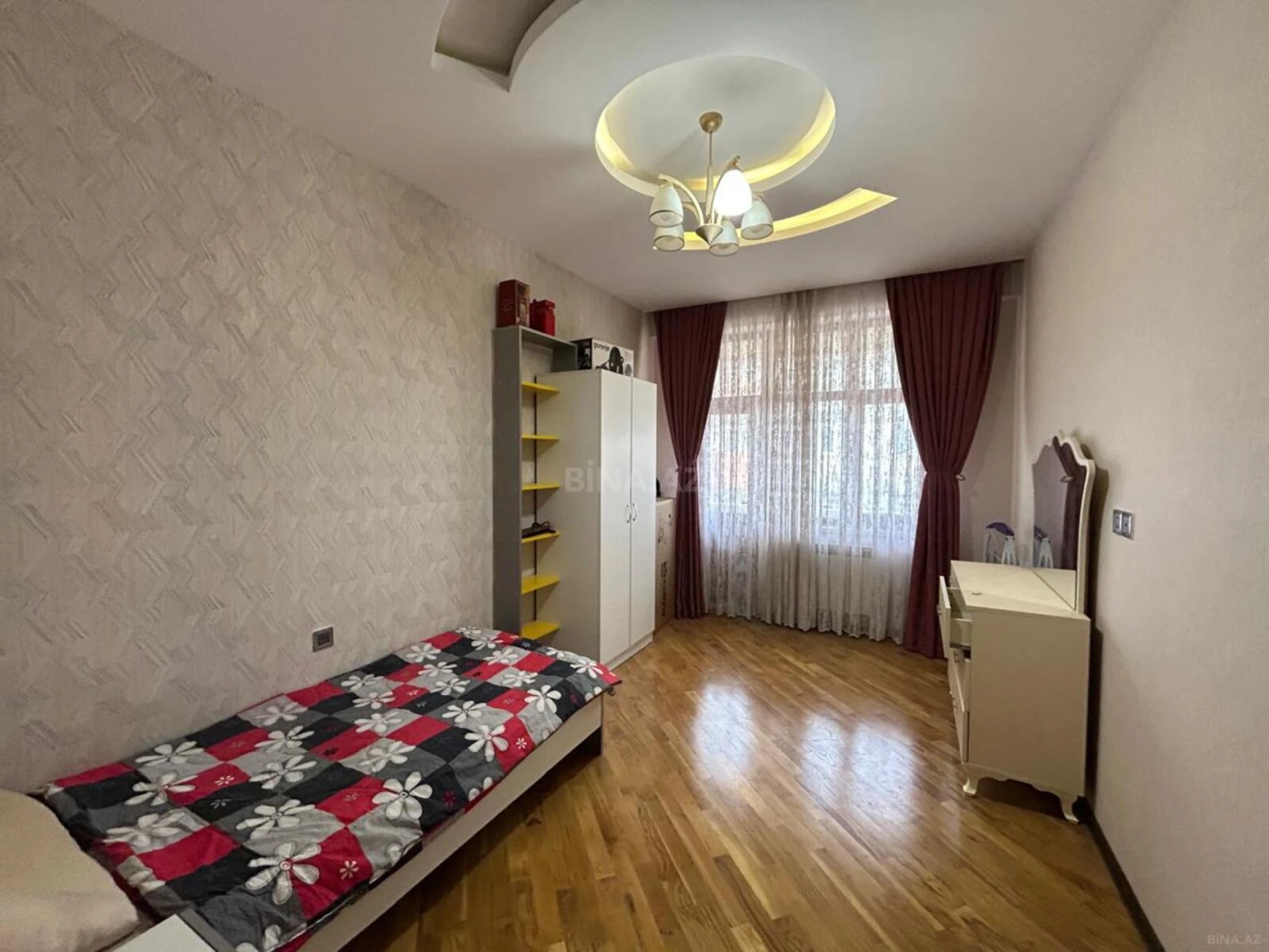 Satılır 3 otaqlı mənzil 95 m²