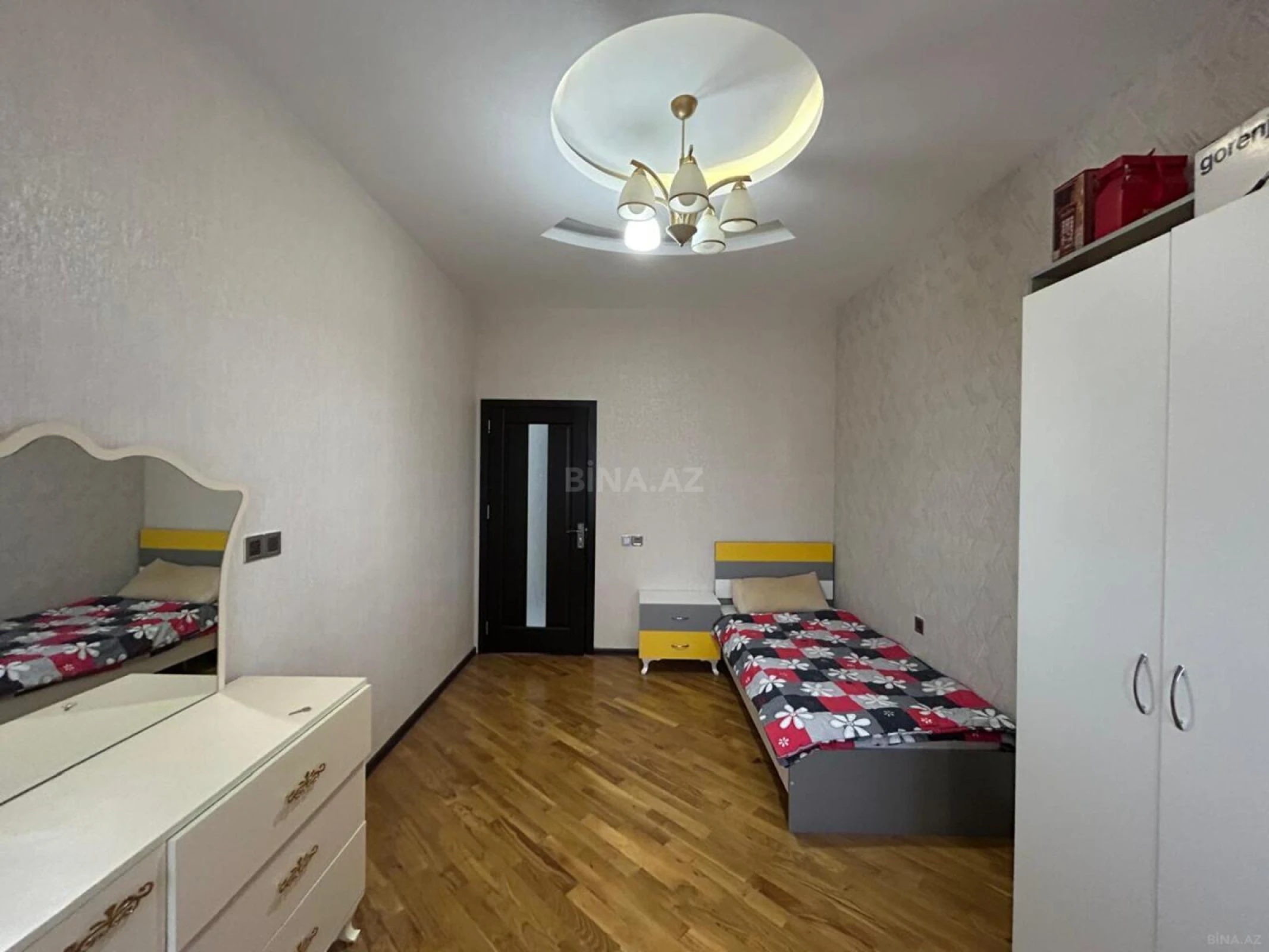 Satılır 3 otaqlı mənzil 95 m²