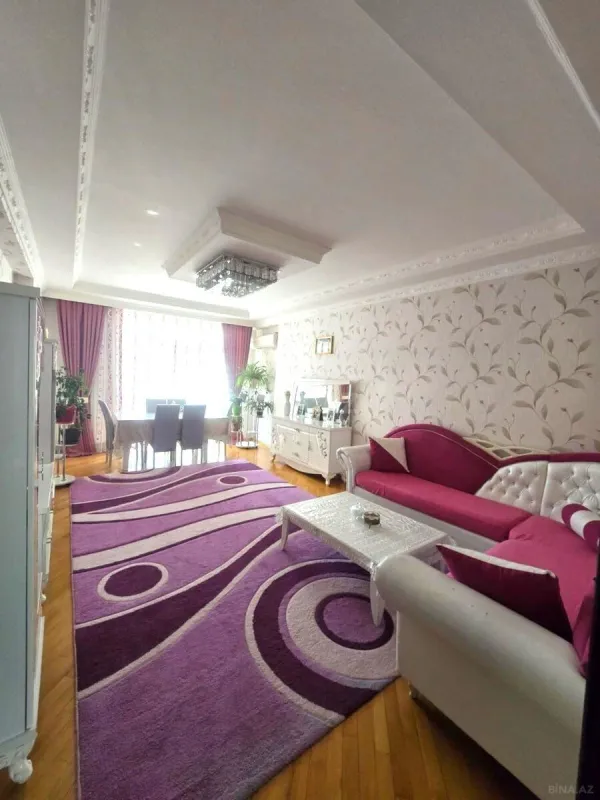 Satılır 3 otaqlı mənzil 130 m²