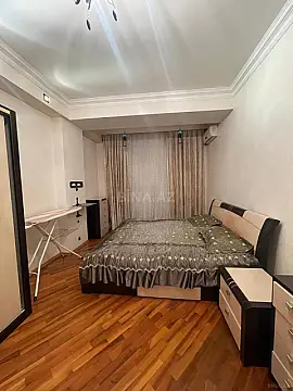Kirayə verilir 4 otaqlı mənzil 170 m²