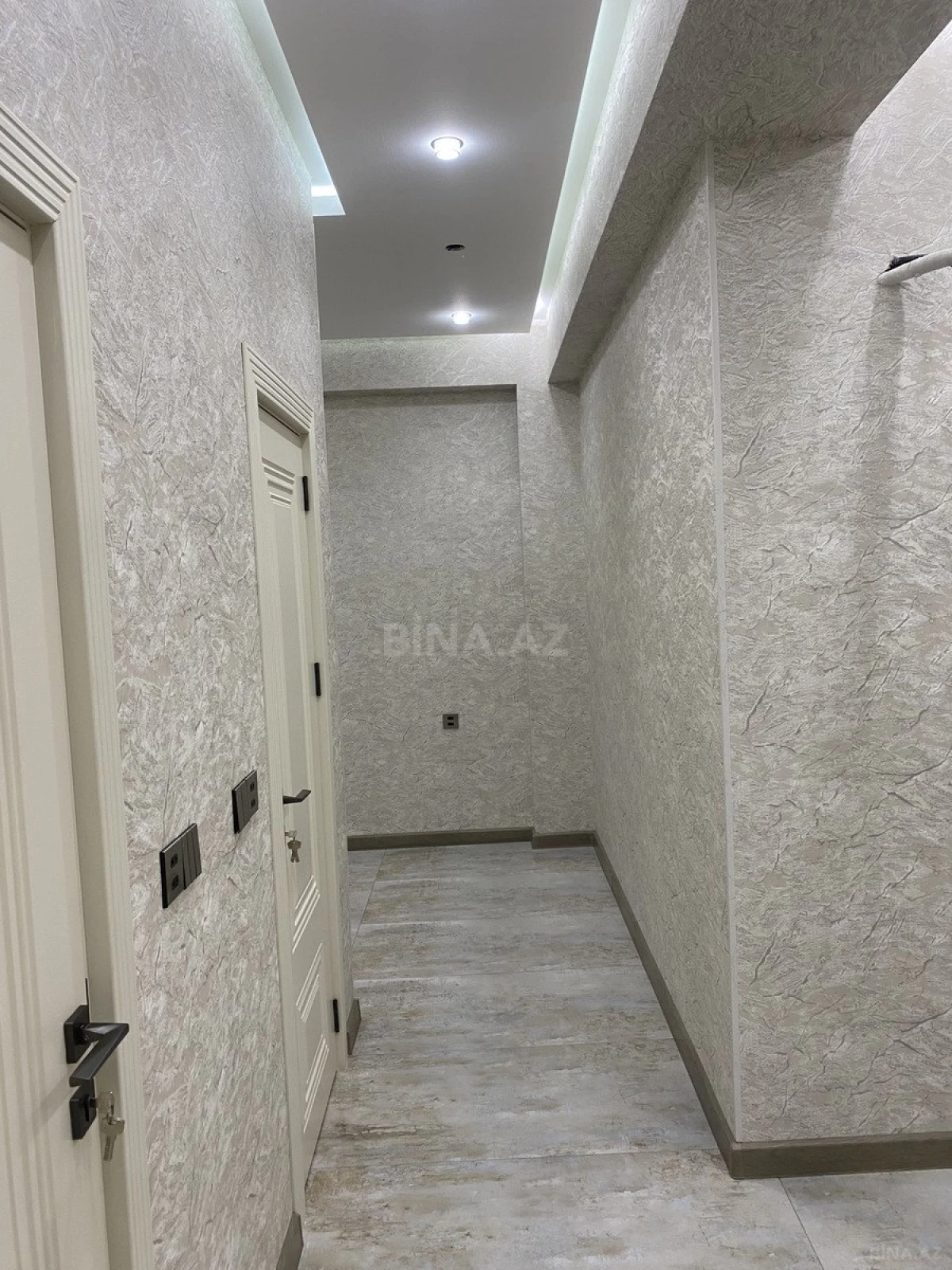 Kirayə verilir 2 otaqlı mənzil 75 m²