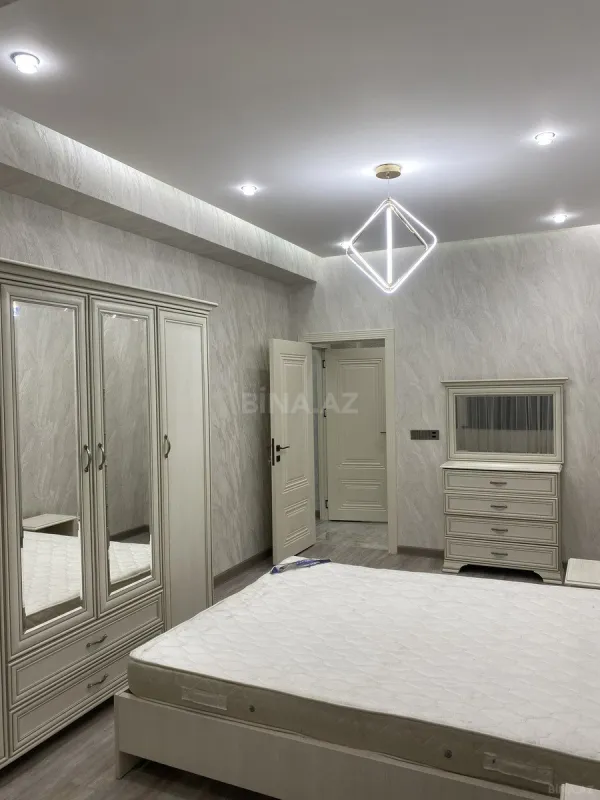 Kirayə verilir 2 otaqlı mənzil 75 m²