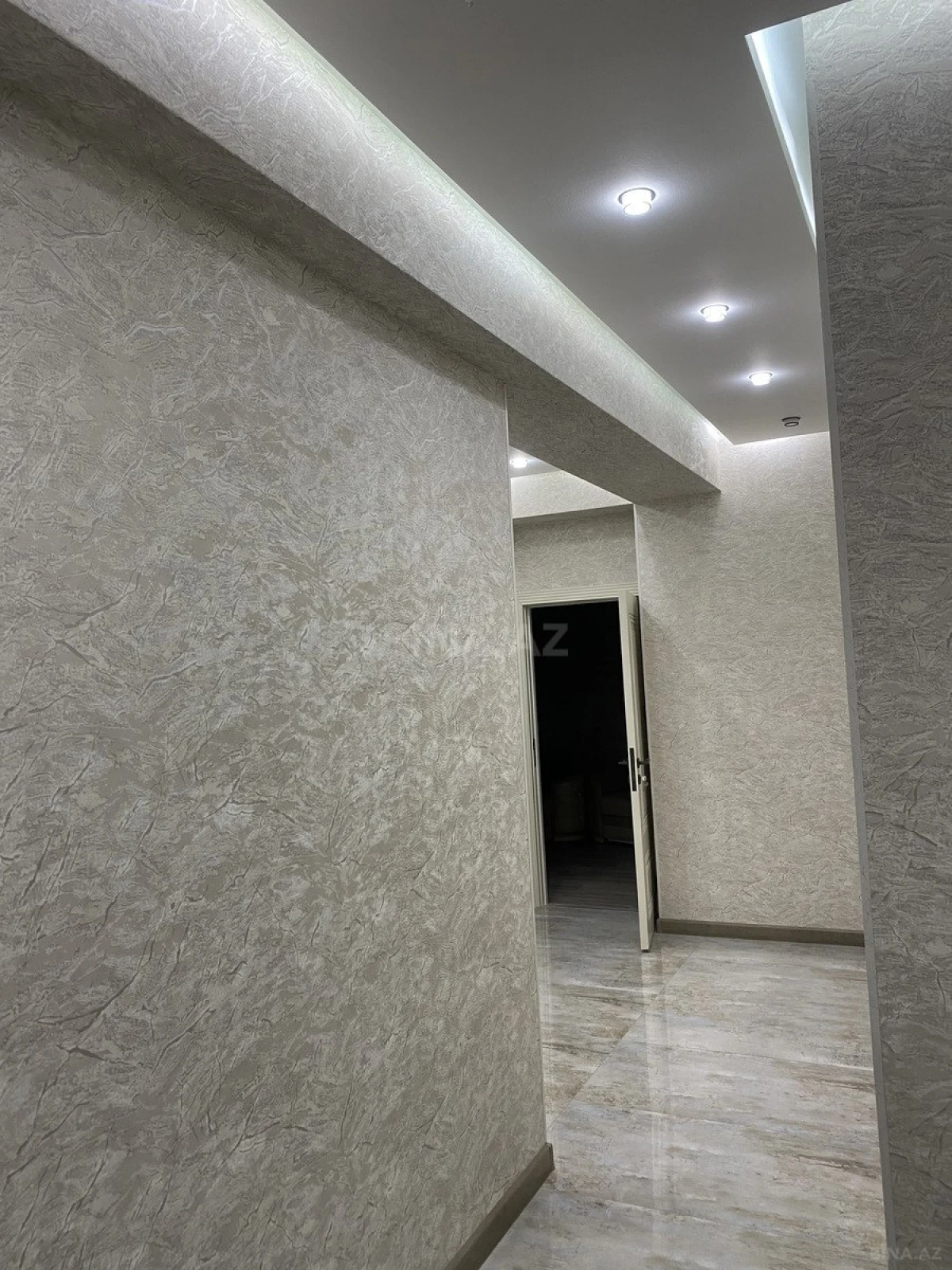 Kirayə verilir 2 otaqlı mənzil 75 m²