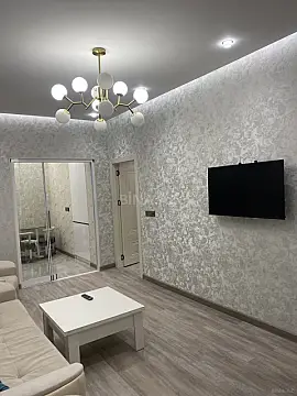 Kirayə verilir 2 otaqlı mənzil 75 m²