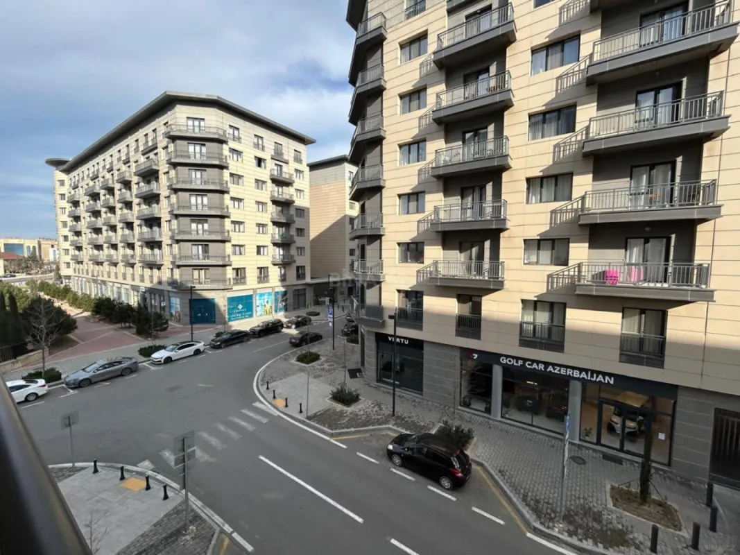 Satılır 4 otaqlı mənzil 209 m²