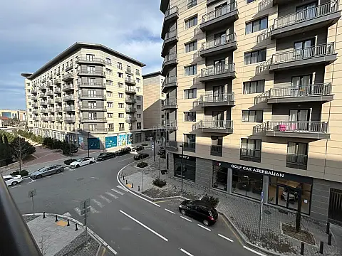 Satılır 4 otaqlı mənzil 209 m²