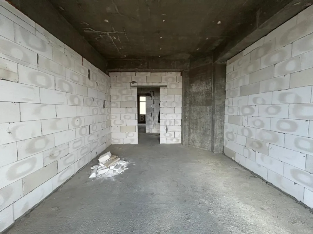 Satılır 4 otaqlı mənzil 195 m²