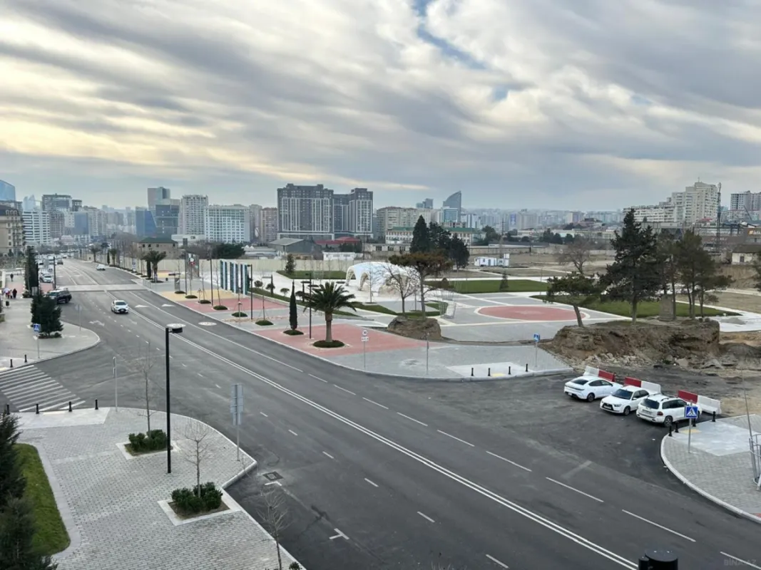 Satılır 4 otaqlı mənzil 195 m²