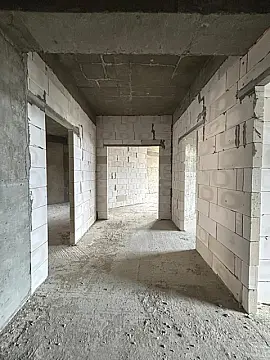 Satılır 4 otaqlı mənzil 195 m²