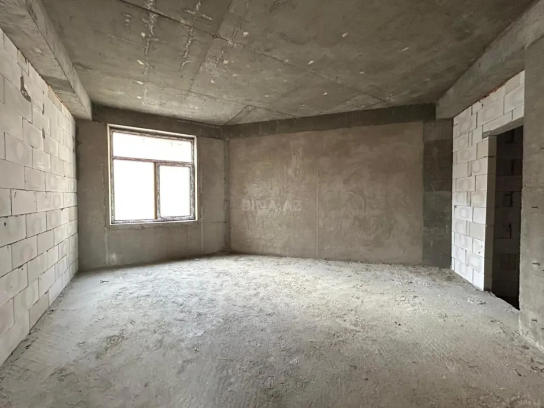 Satılır 4 otaqlı mənzil 195 m²