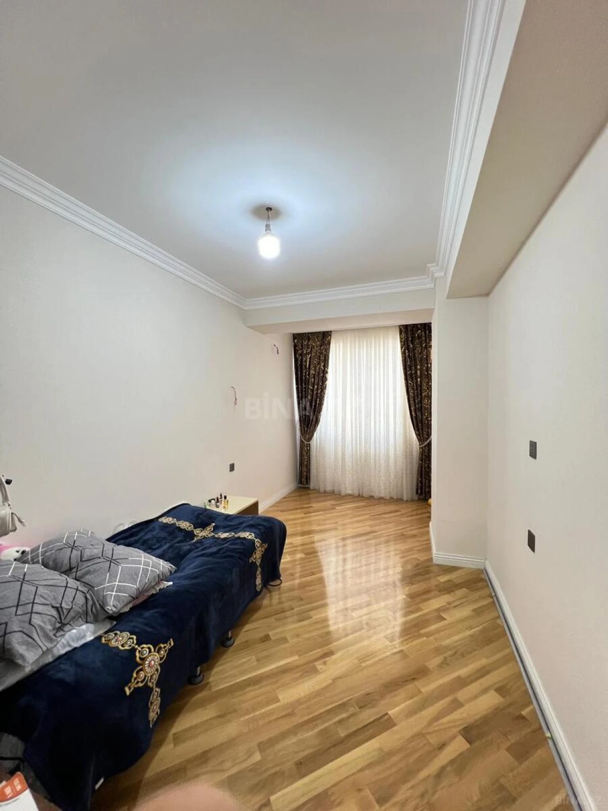 Satılır 3 otaqlı mənzil 98 m²