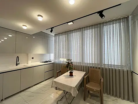 Satılır 3 otaqlı mənzil 98 m²