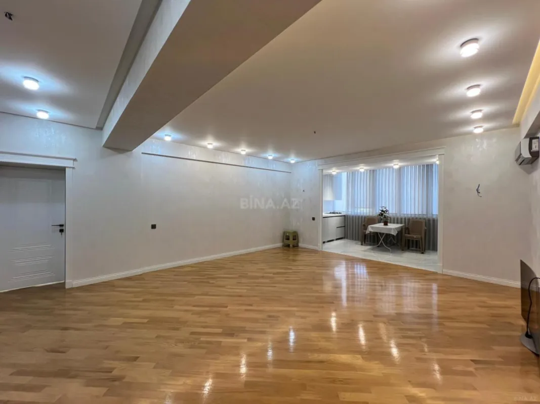Satılır 3 otaqlı mənzil 98 m²