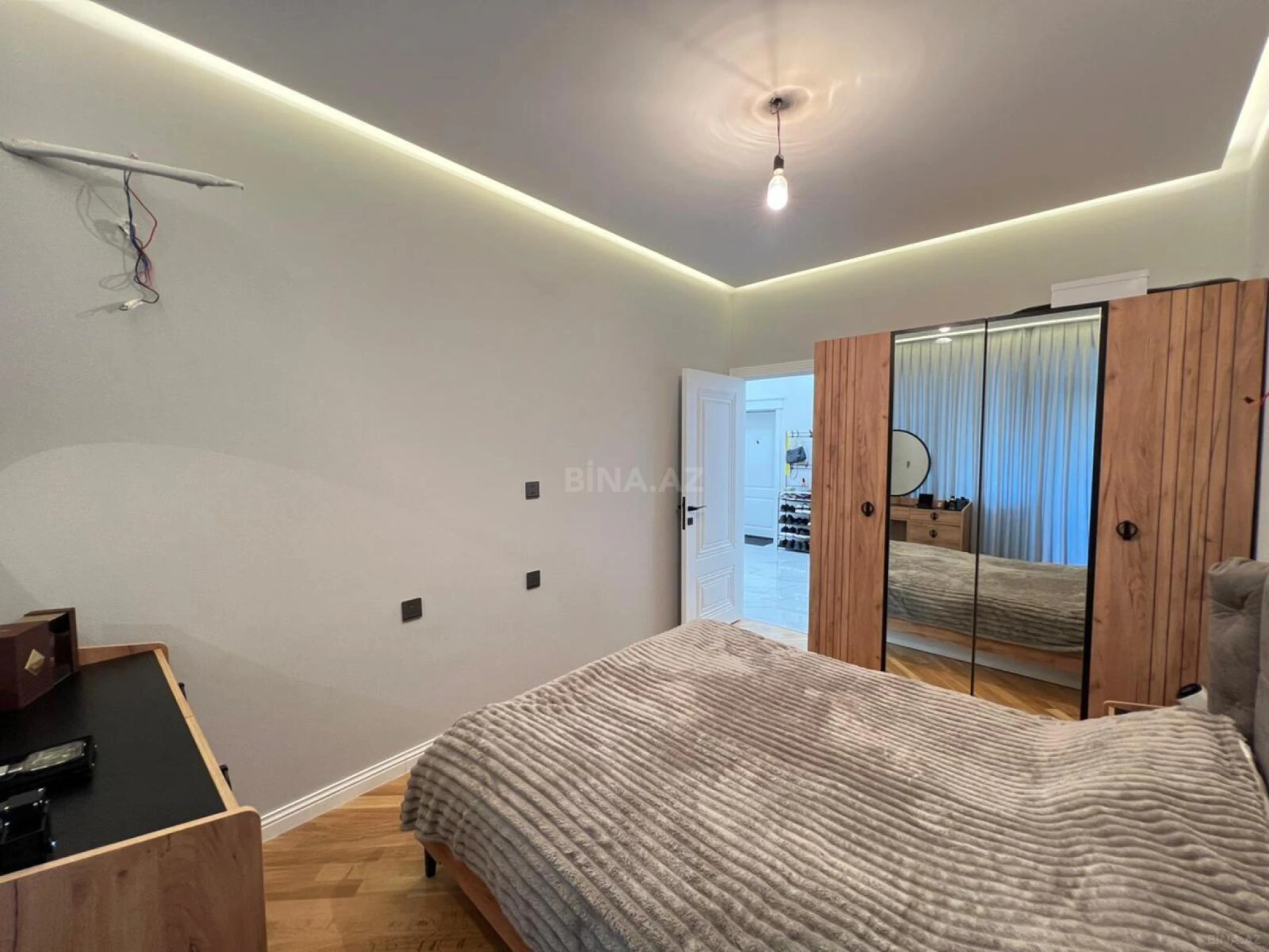 Satılır 3 otaqlı mənzil 98 m²
