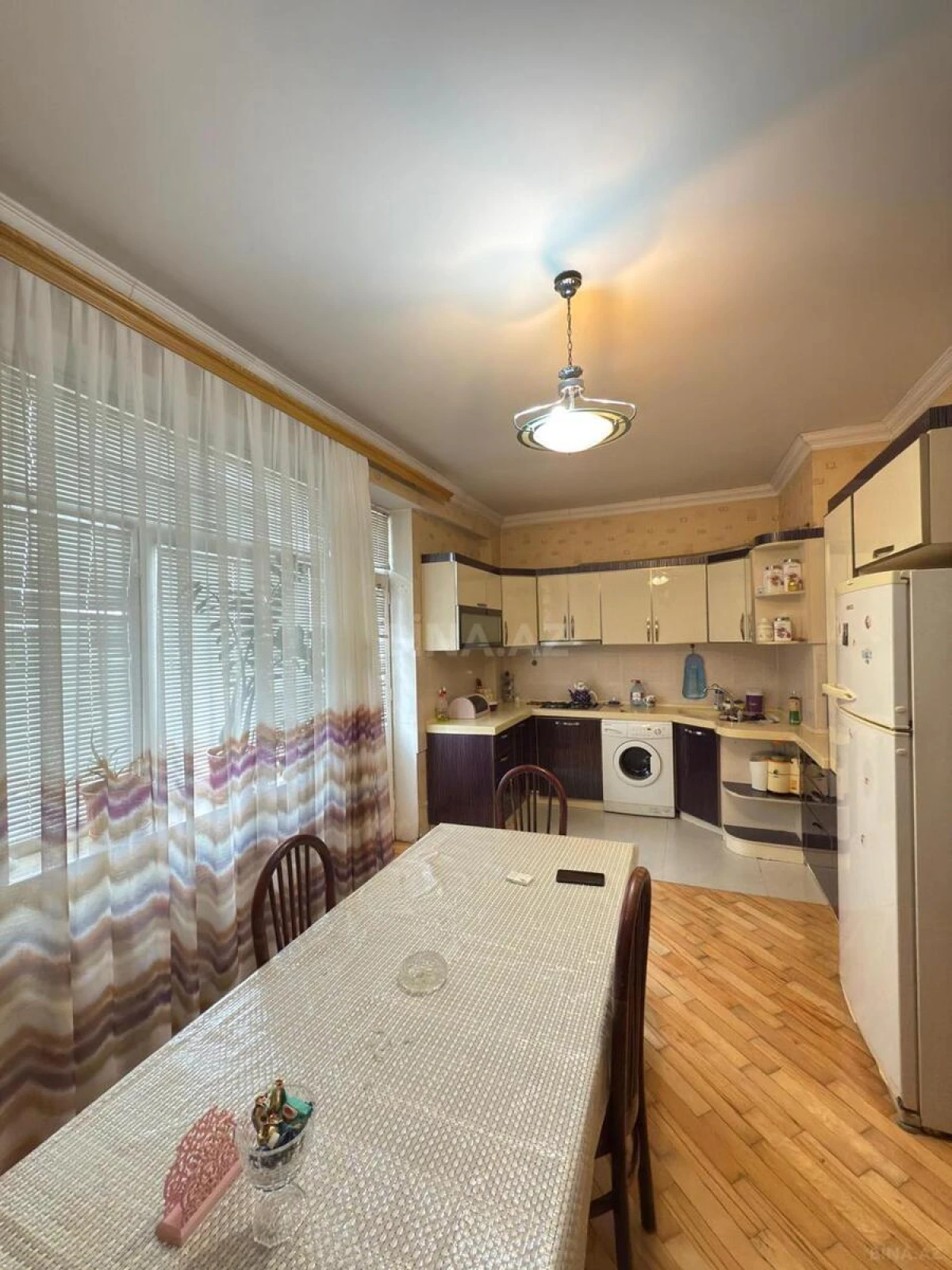 Satılır 3 otaqlı mənzil 135 m²