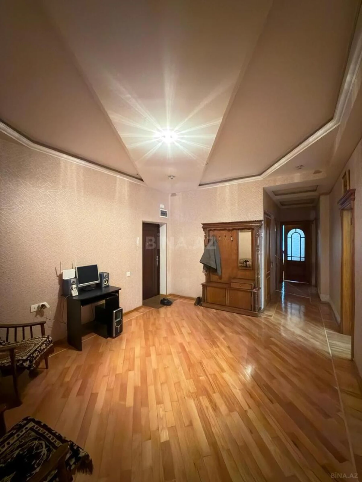 Satılır 3 otaqlı mənzil 135 m²