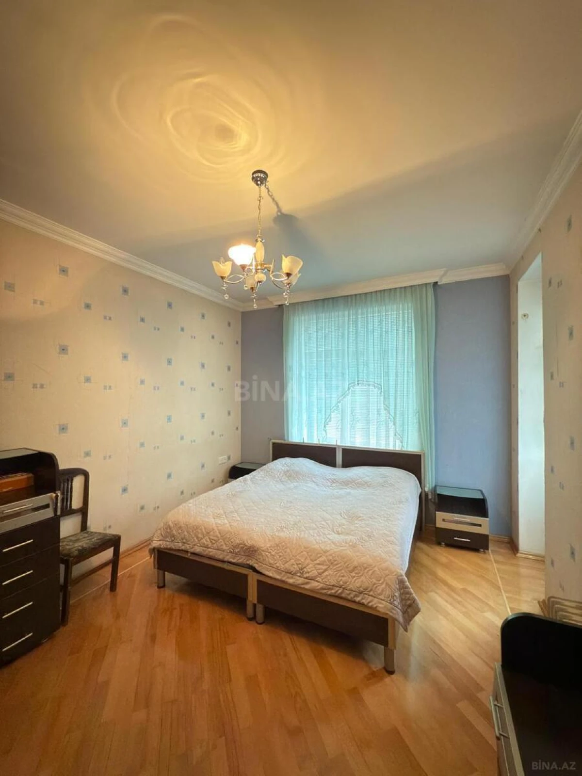 Satılır 3 otaqlı mənzil 135 m²