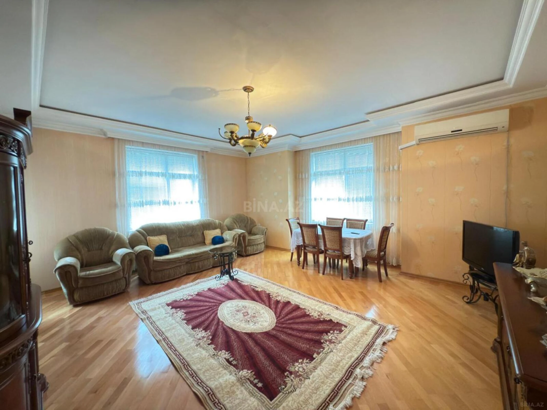 Satılır 3 otaqlı mənzil 135 m²