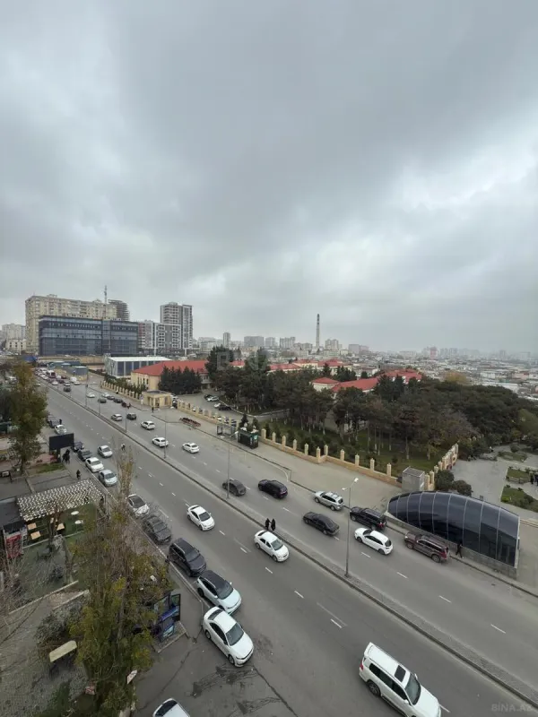 Satılır 3 otaqlı mənzil 135 m²