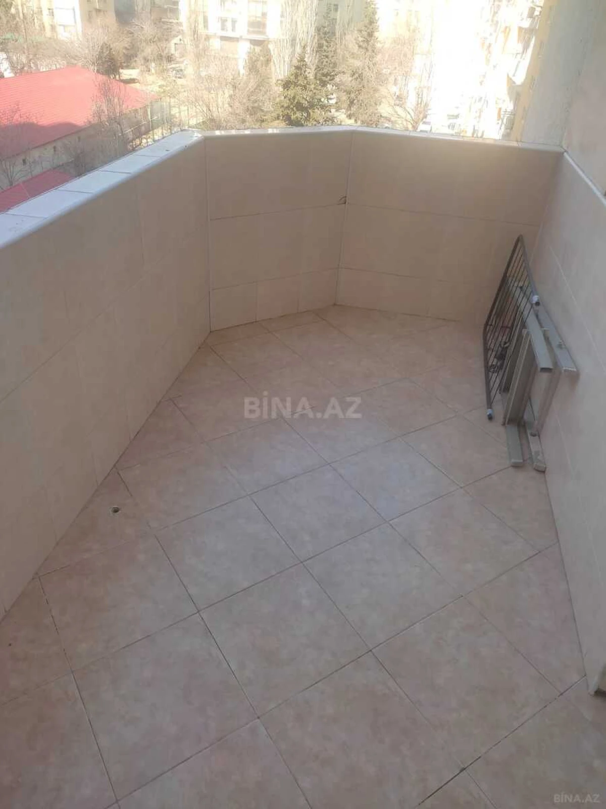 Satılır 3 otaqlı mənzil 135 m²