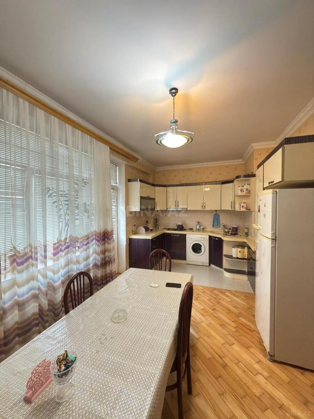 Satılır 3 otaqlı mənzil 135 m²