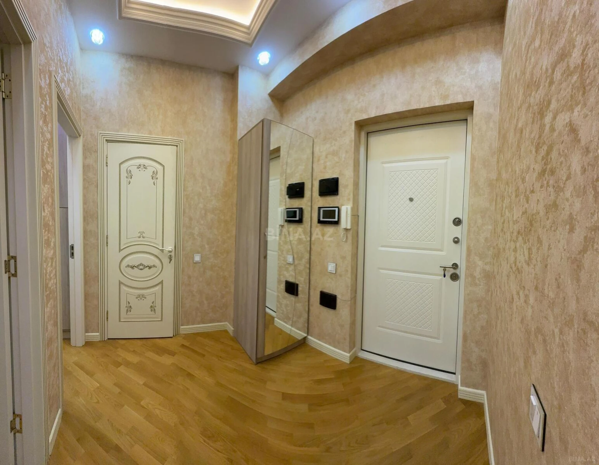 Kirayə verilir 2 otaqlı mənzil 55 m²