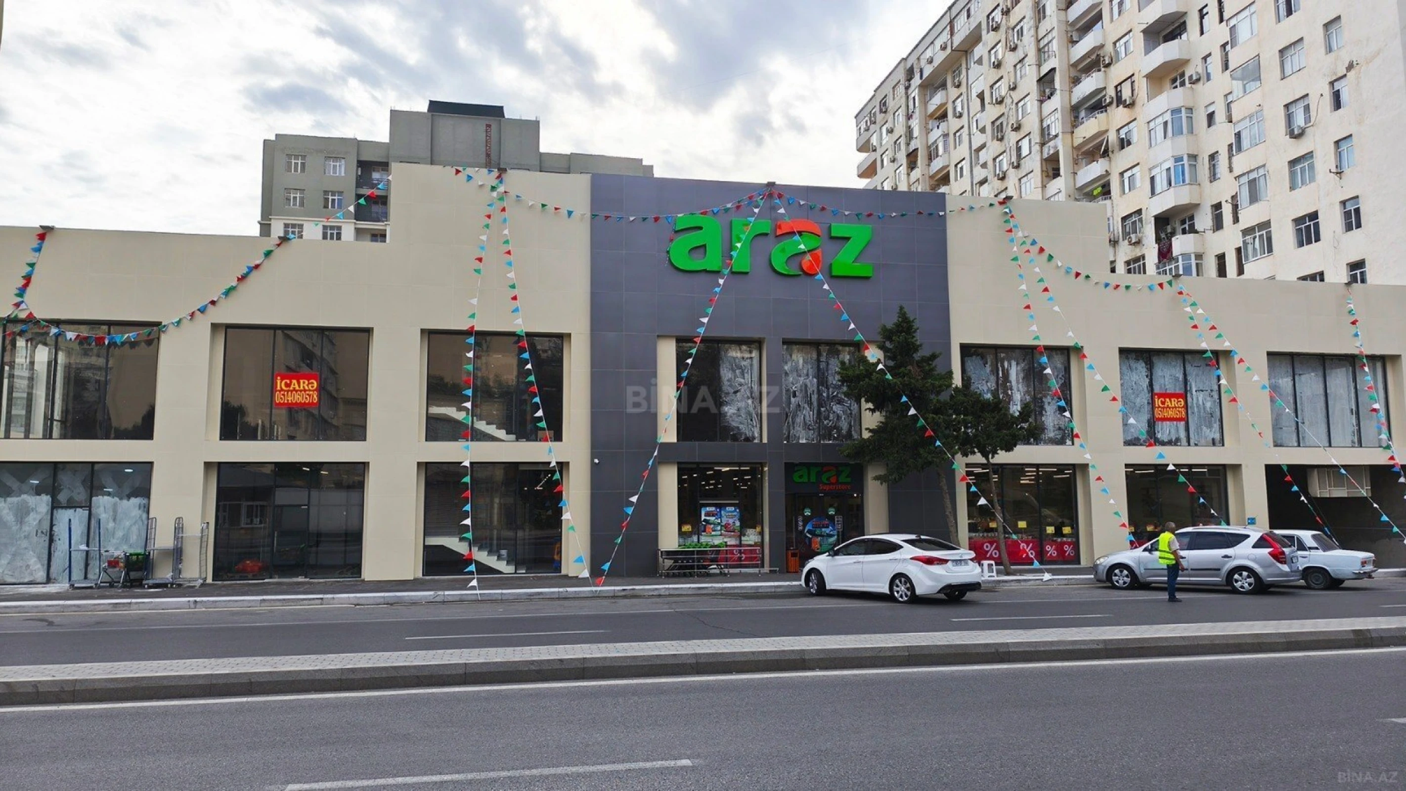 Satılır 3 otaqlı mənzil 132 m²