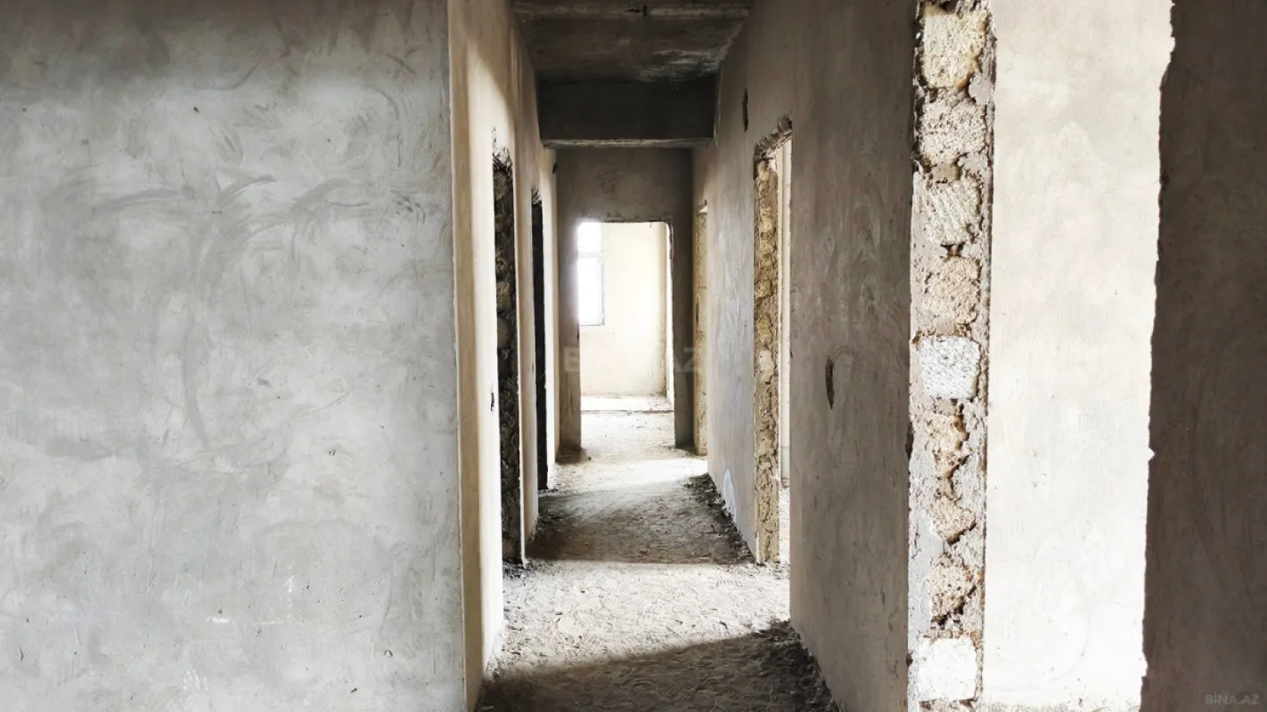 Satılır 3 otaqlı mənzil 132 m²