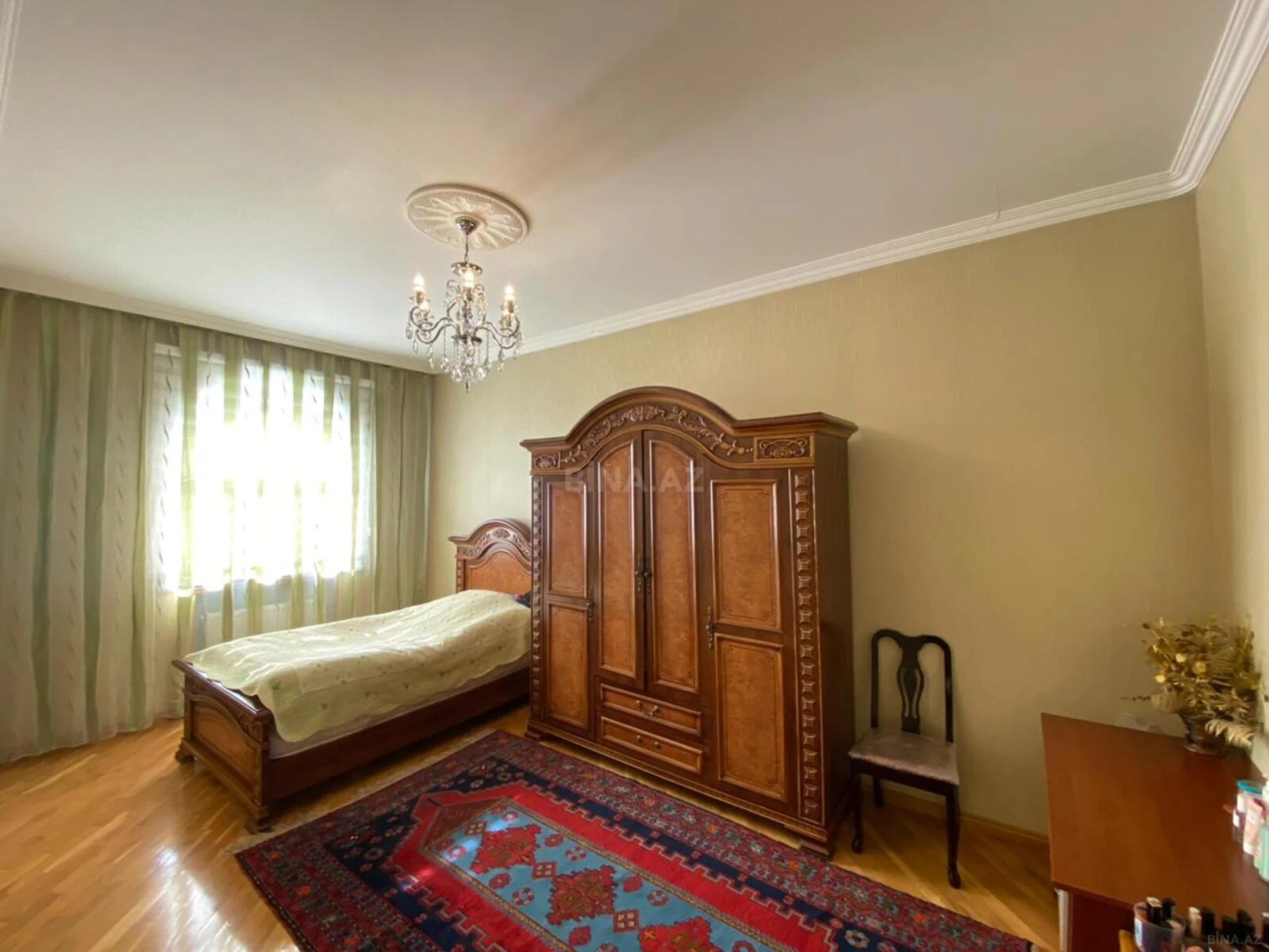 Satılır 7 otaqlı həyət evi 400 m²