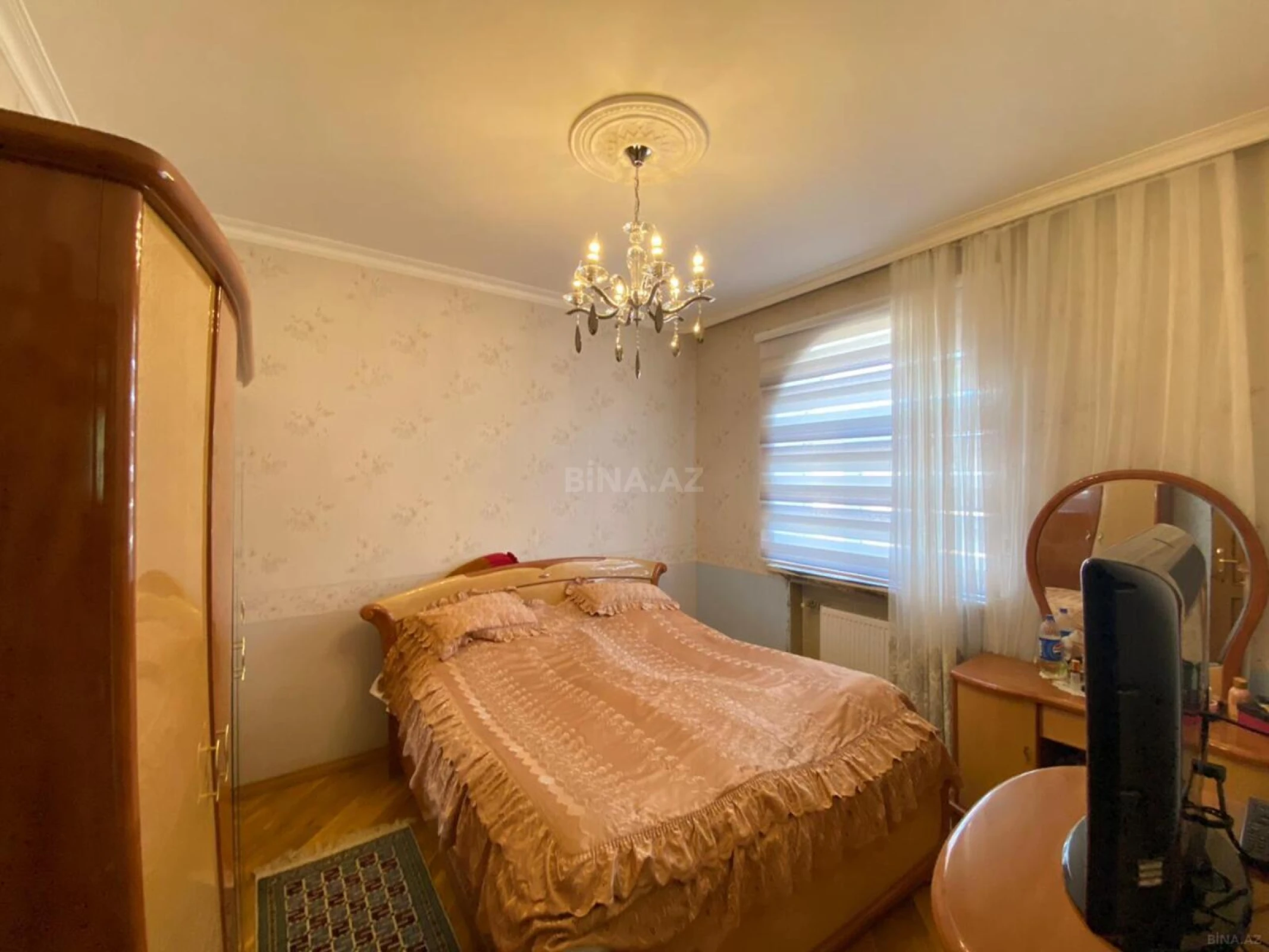 Satılır 7 otaqlı həyət evi 400 m²