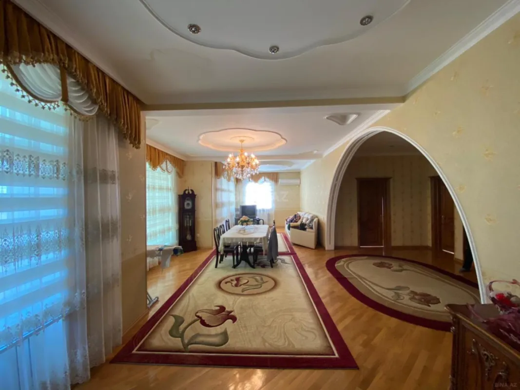 Satılır 7 otaqlı həyət evi 400 m²