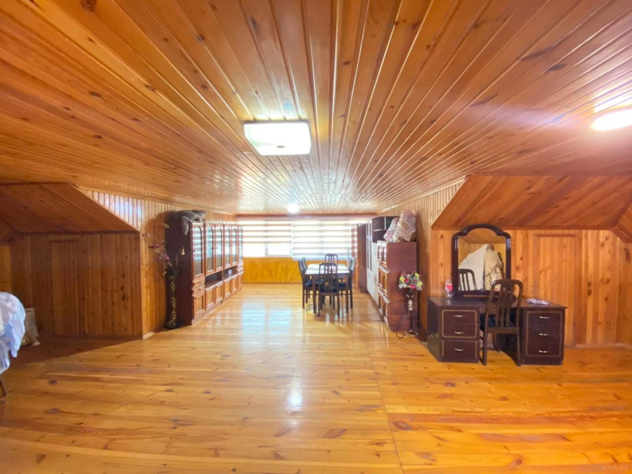 Satılır 7 otaqlı həyət evi 400 m²