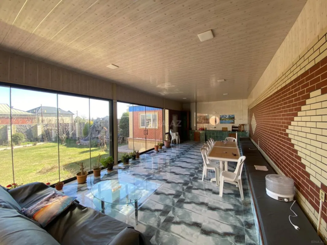 Satılır 7 otaqlı həyət evi 400 m²