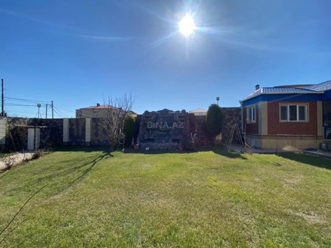 Satılır 7 otaqlı həyət evi 400 m²