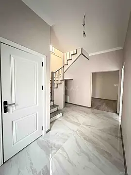 Satılır 4 otaqlı həyət evi 135 m²