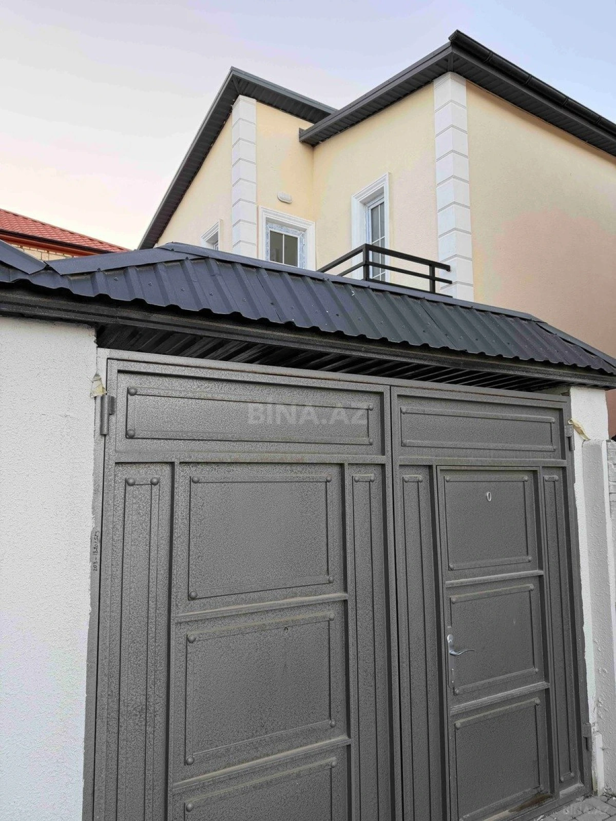 Satılır 4 otaqlı həyət evi 135 m²