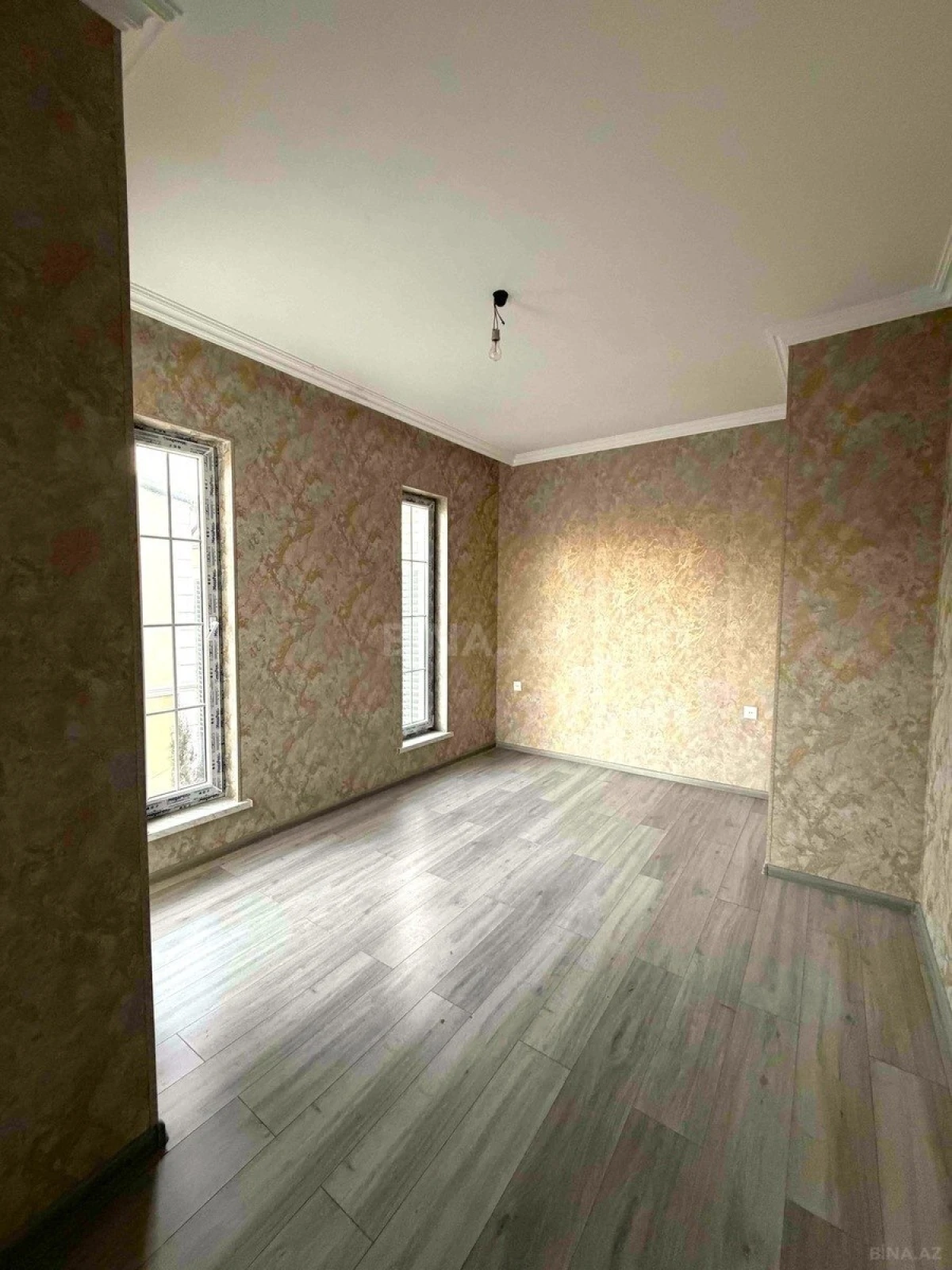 Satılır 4 otaqlı həyət evi 135 m²