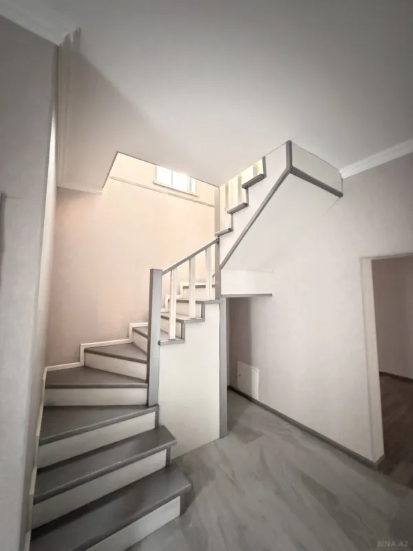 Satılır 4 otaqlı həyət evi 135 m²