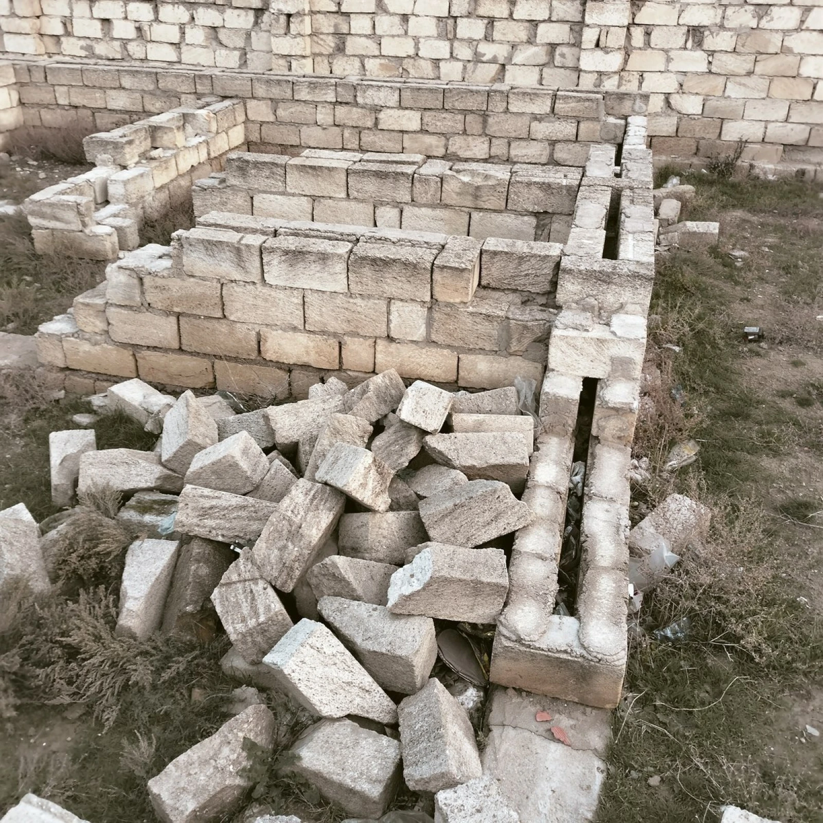 Satılır torpaq sahəsi 2 m²