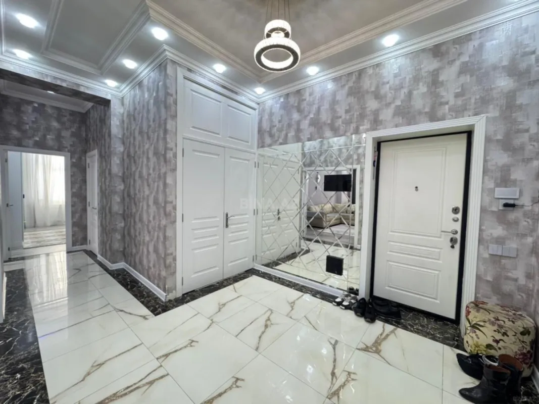 Satılır 4 otaqlı mənzil 149 m²