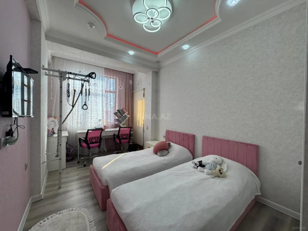 Satılır 4 otaqlı mənzil 149 m²