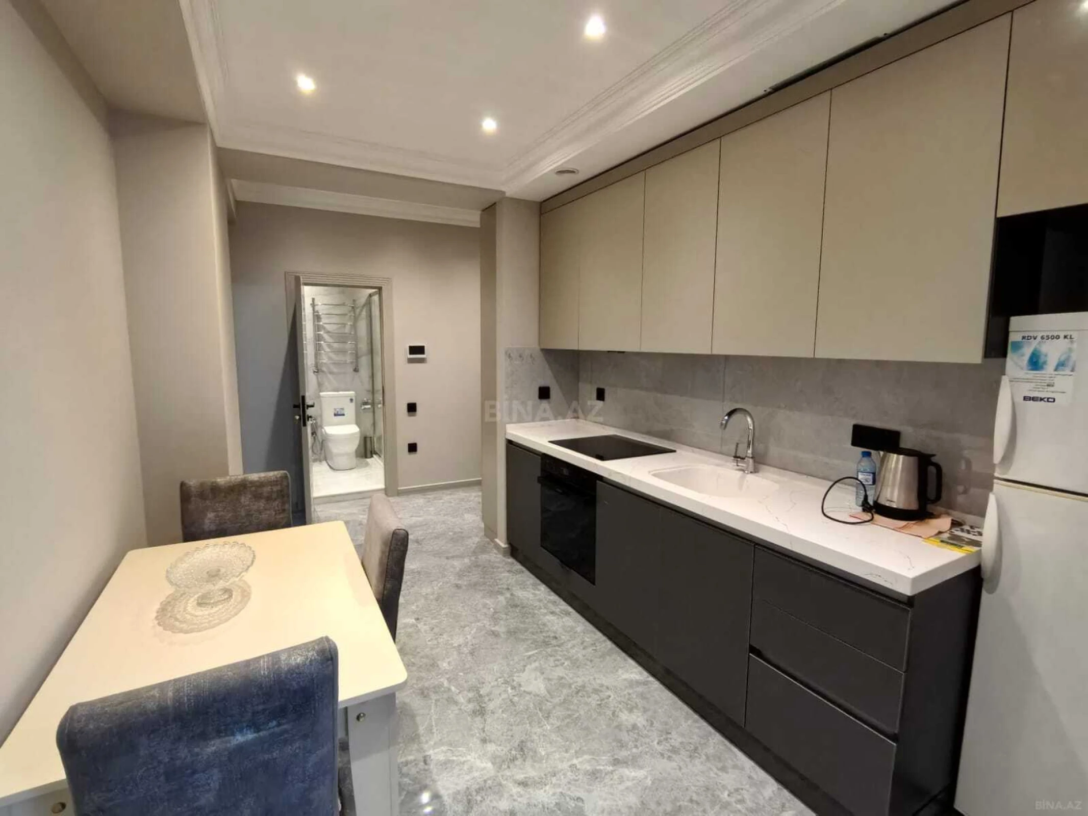 Kirayə verilir 2 otaqlı mənzil 75 m²